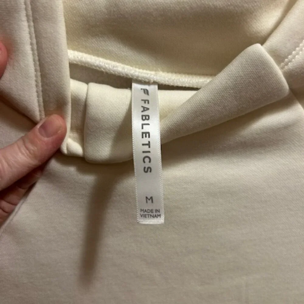 Fabletics Sweater - Picture 3 of 3